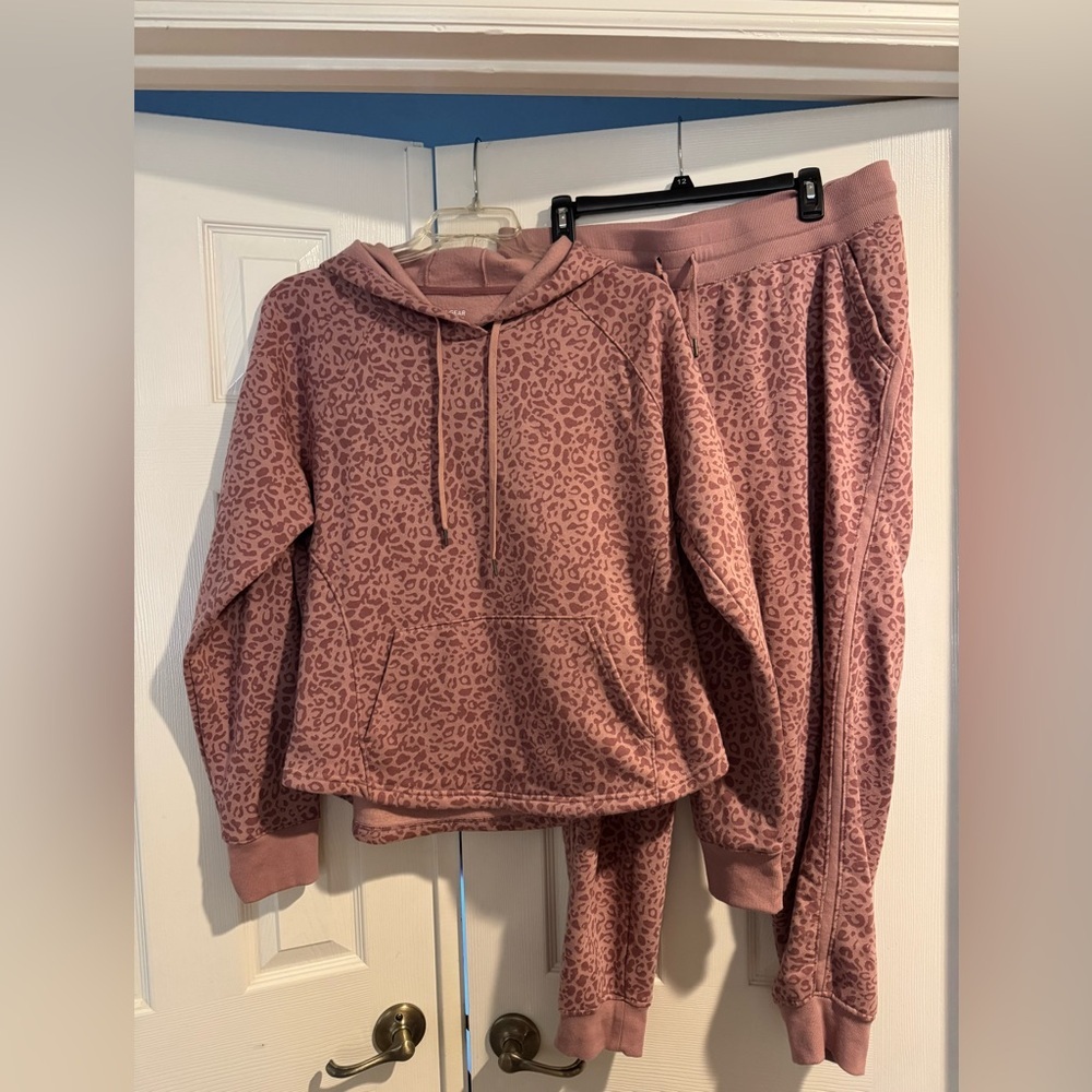 Tek Gear Pink Leopard fleece set